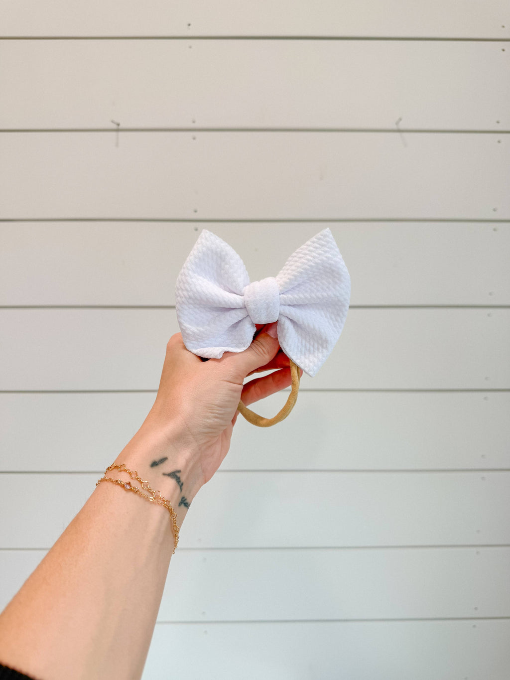 White Bullet Bow + NYLON 